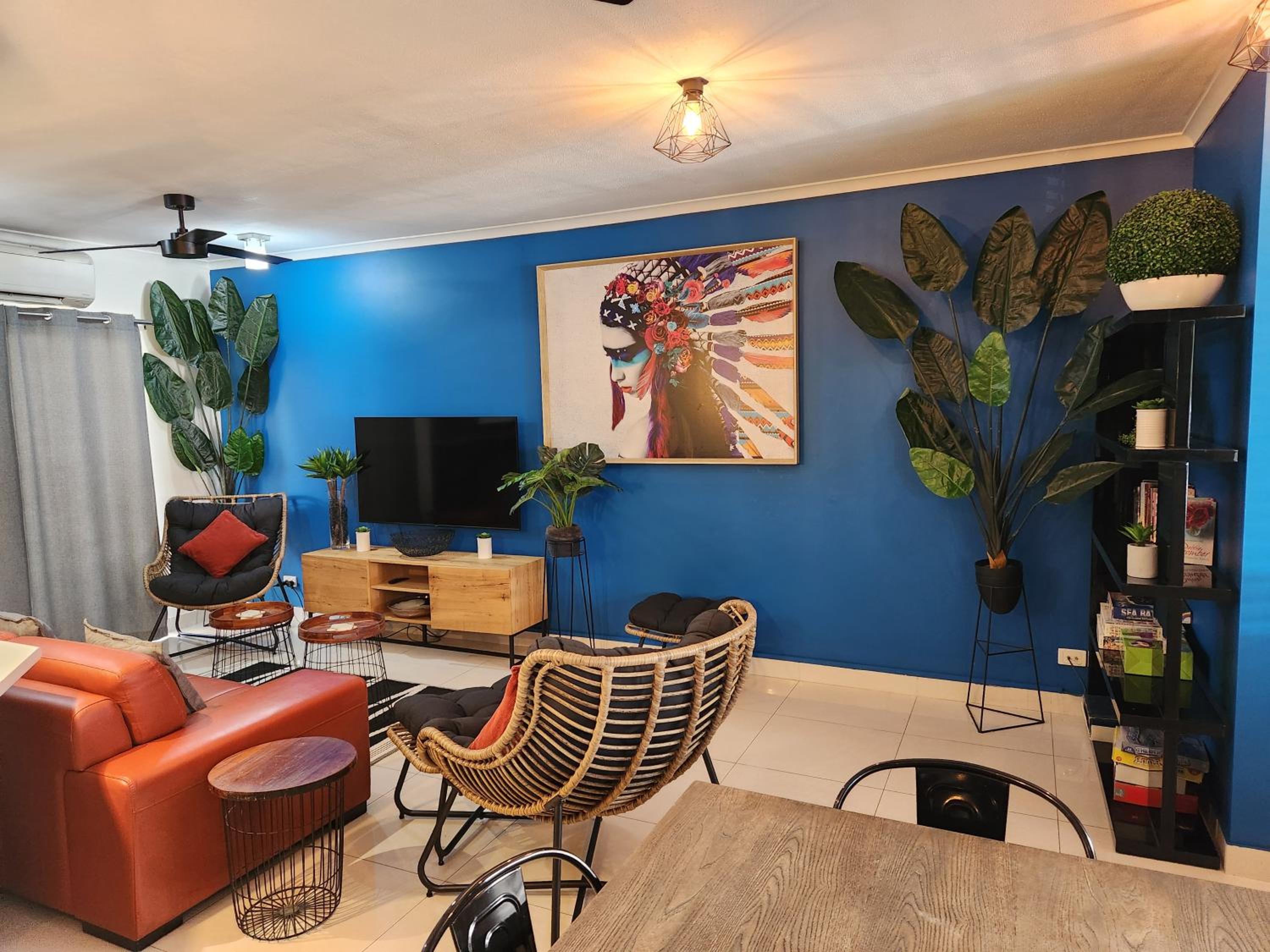 3 Bedroom City Fringe Townhouse with Spa & Courtyard
