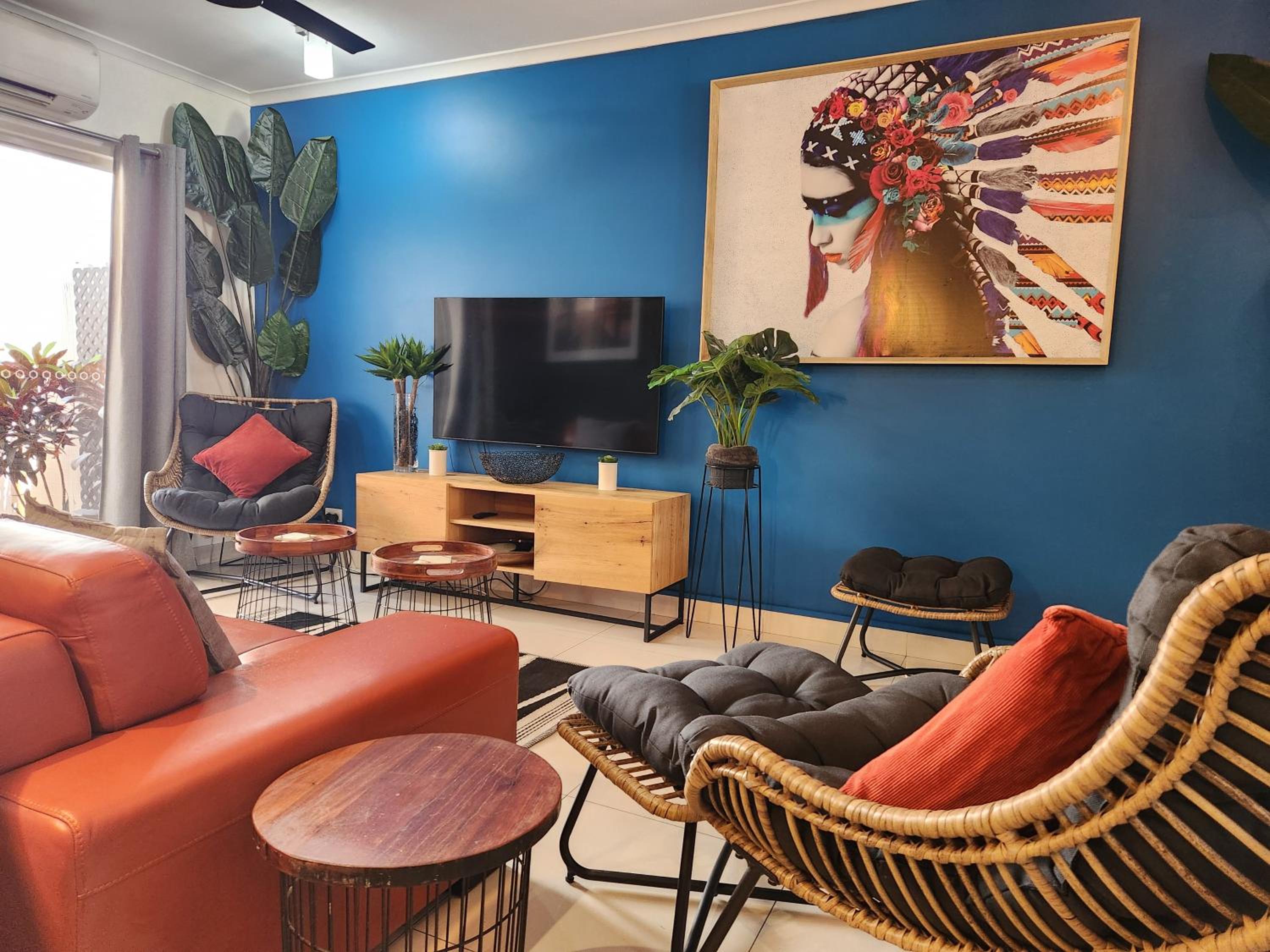 3 Bedroom City Fringe Townhouse with Spa & Courtyard
