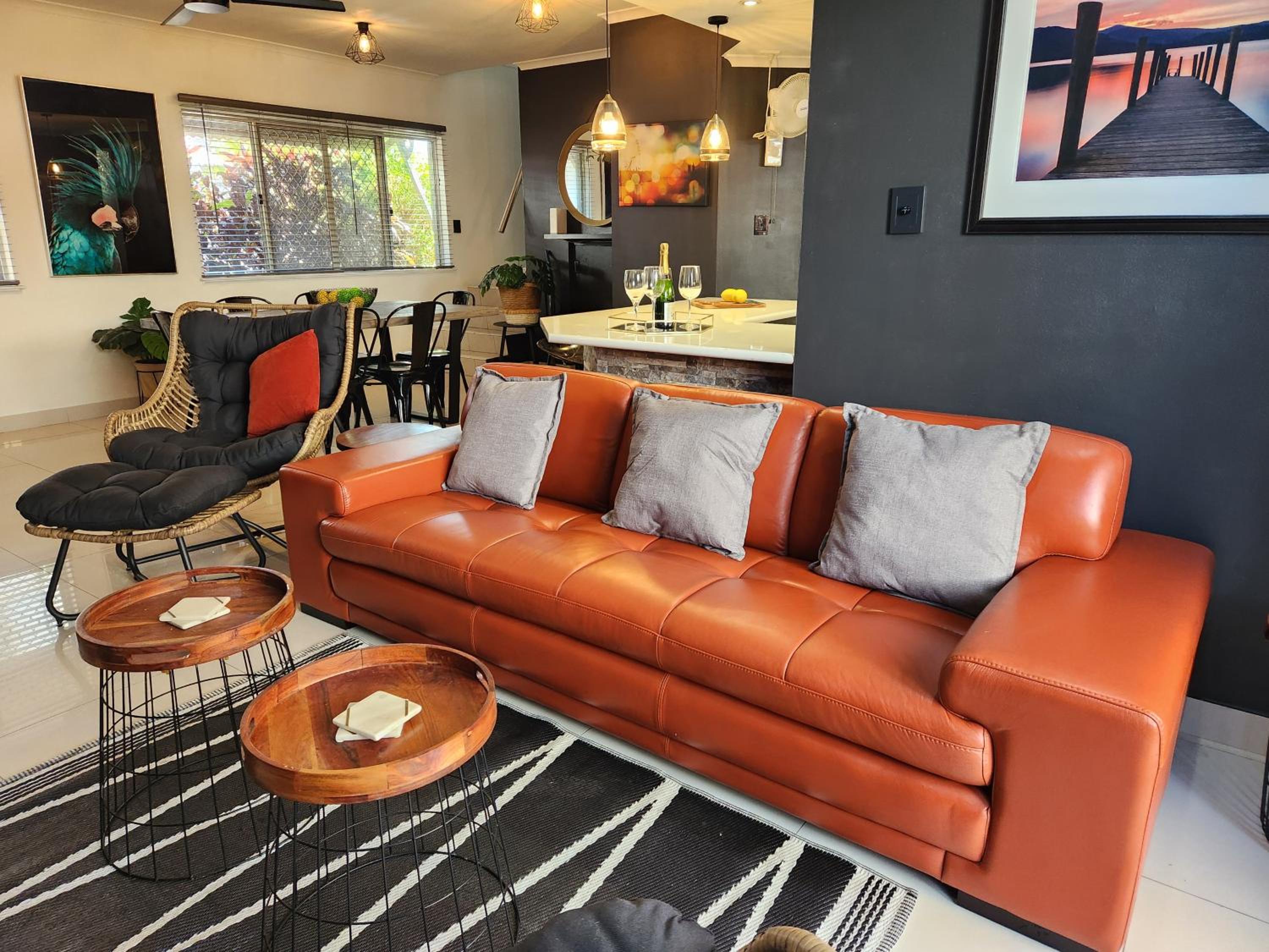 3 Bedroom City Fringe Townhouse with Spa & Courtyard