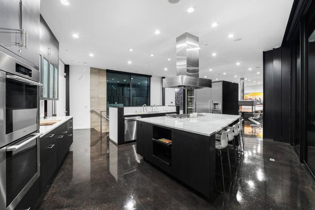 Luxurious Glass Mansion with Pool, Jacuzzi, Sauna