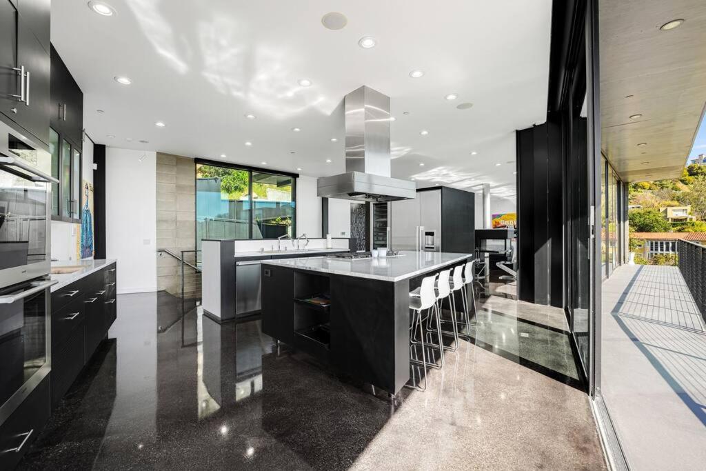 Luxurious Glass Mansion with Pool, Jacuzzi, Sauna