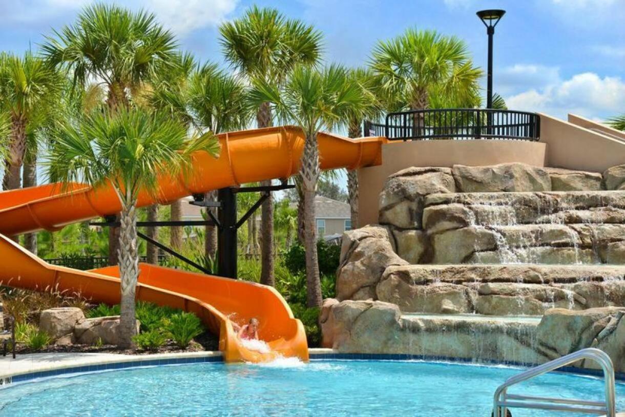 DLuxx Summer Vacation Home at Solterra Resort 7391