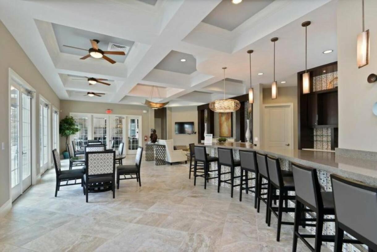 DLuxx Summer Vacation Home at Solterra Resort 7391
