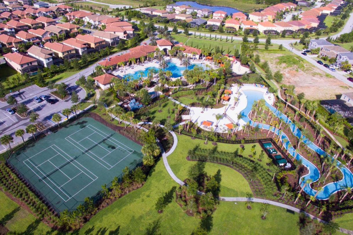 DLuxx Summer Vacation Home at Solterra Resort 7391