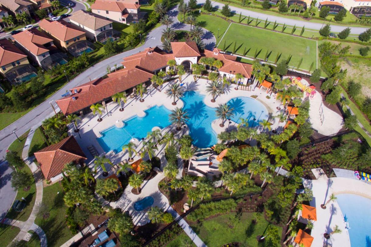 DLuxx Summer Vacation Home at Solterra Resort 7391