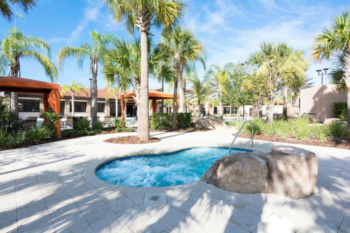 DLuxx Summer Vacation Home at Solterra Resort 7391