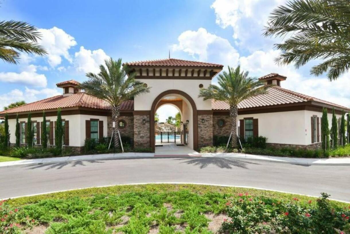 DLuxx Summer Vacation Home at Solterra Resort 7391