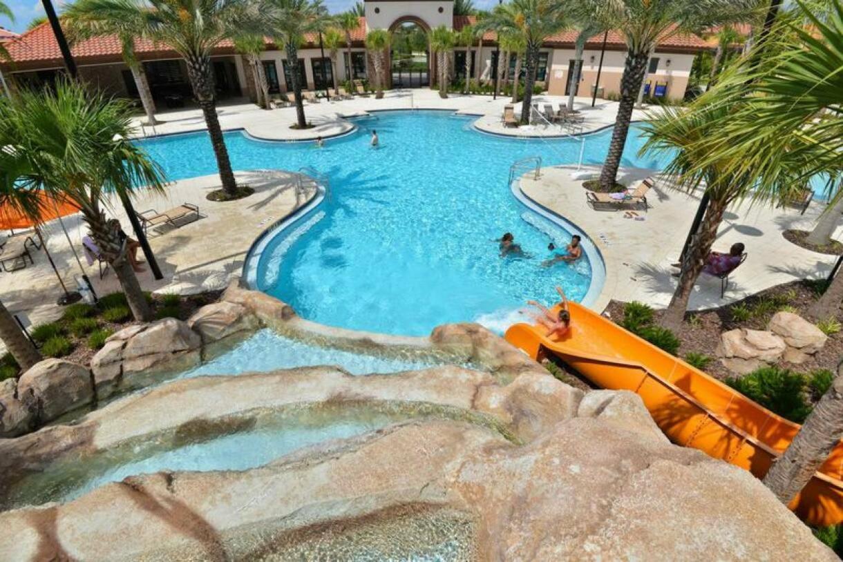 DLuxx Summer Vacation Home at Solterra Resort 7391
