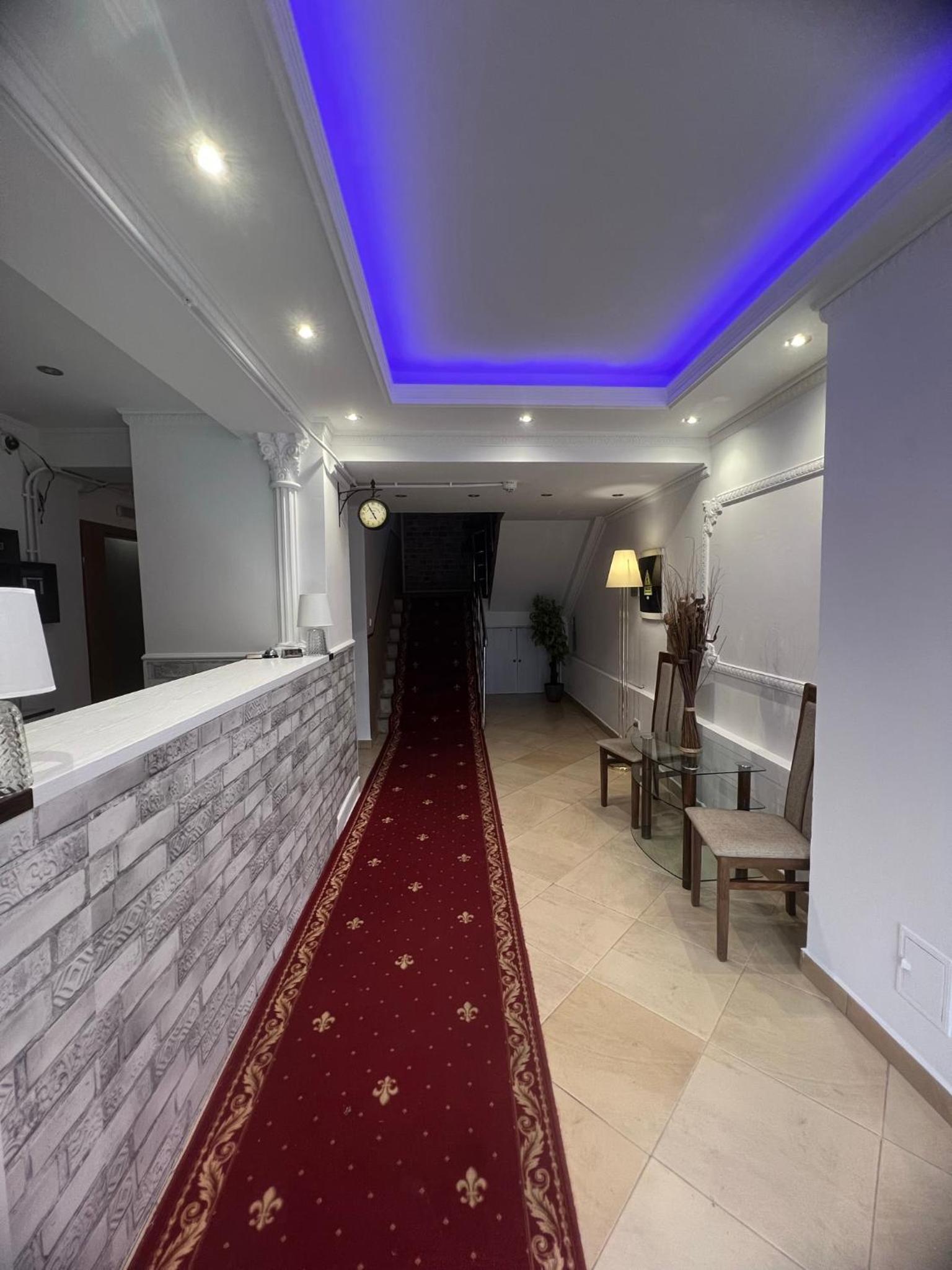 Hotel PENSIUNEA UNO - Image 1