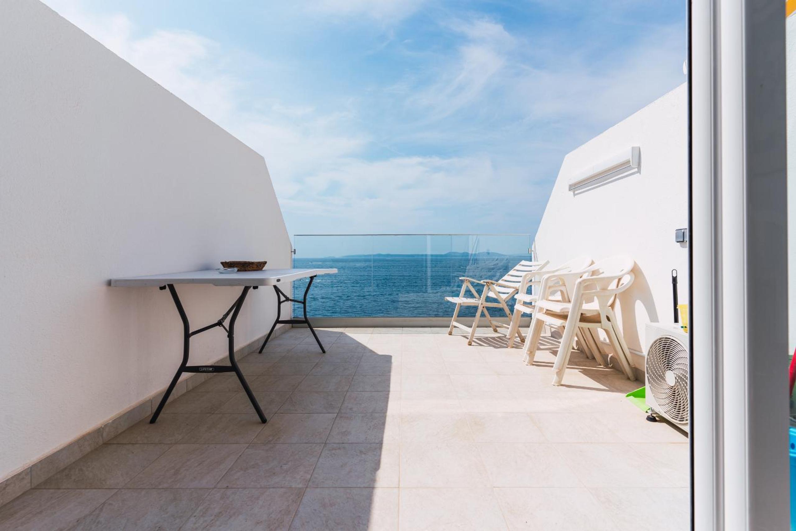 WELCS APARTAMENTO 181 EMP con vistas al mar view 4