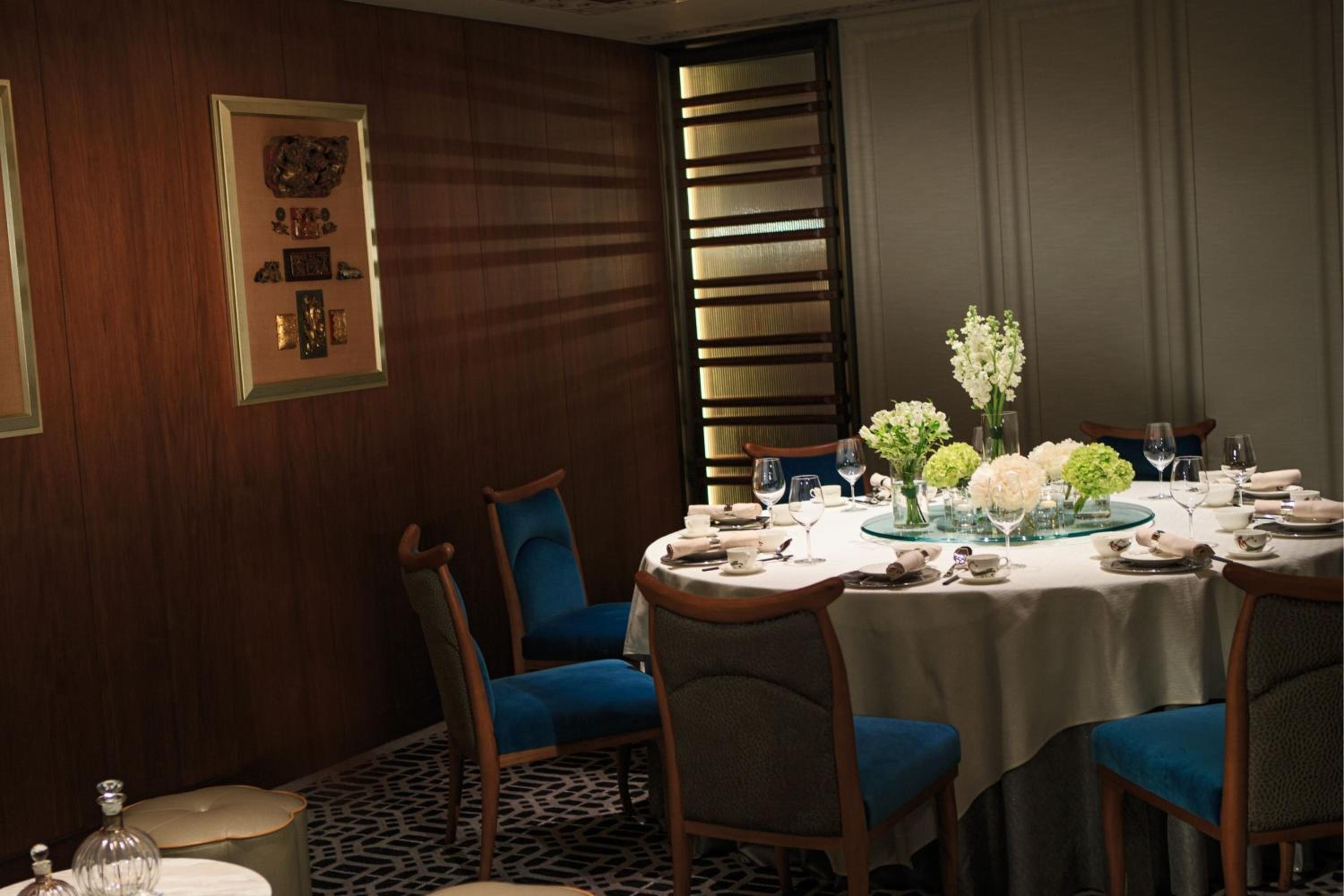 Renaissance Hong Kong Harbour View Hotel