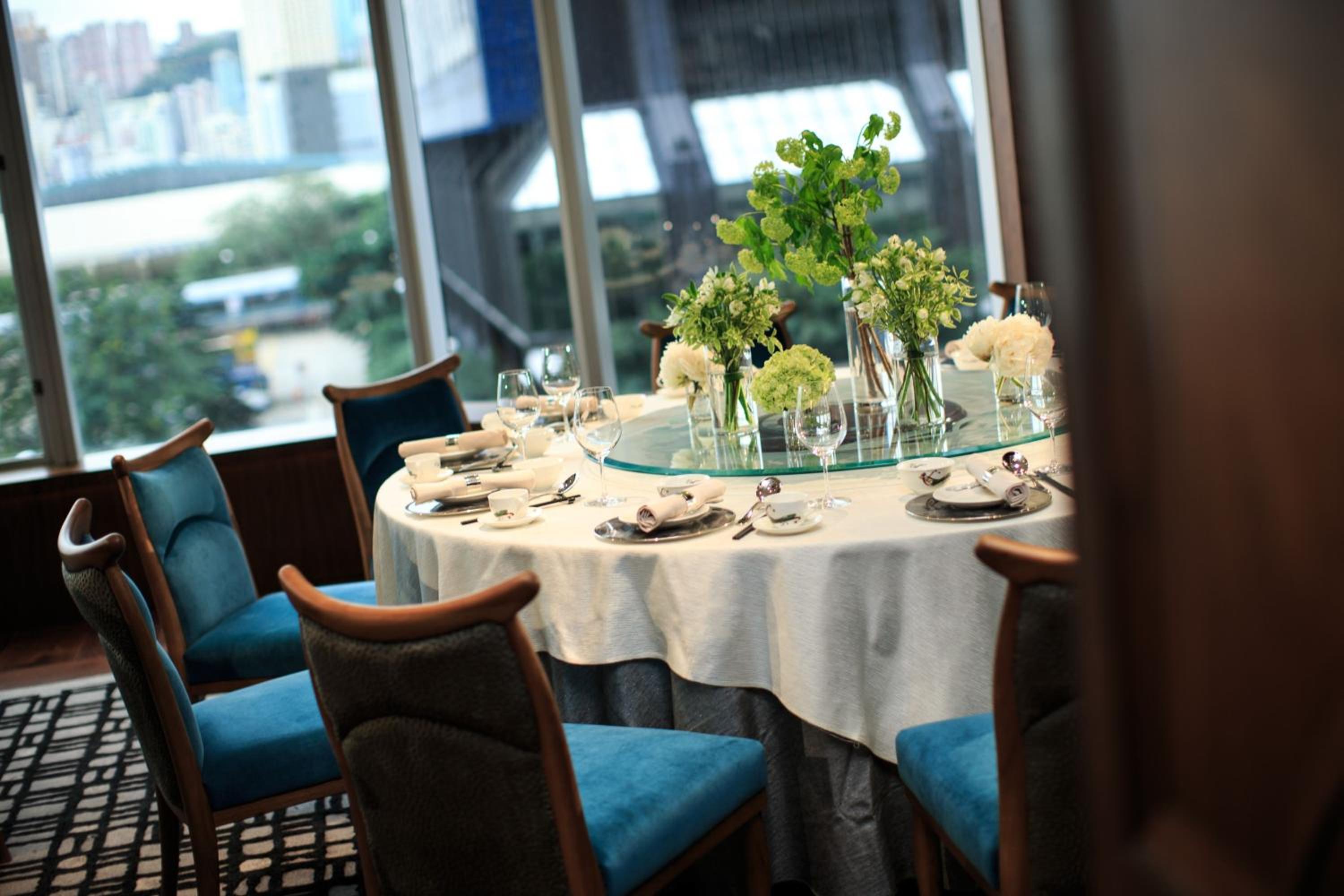Renaissance Hong Kong Harbour View Hotel