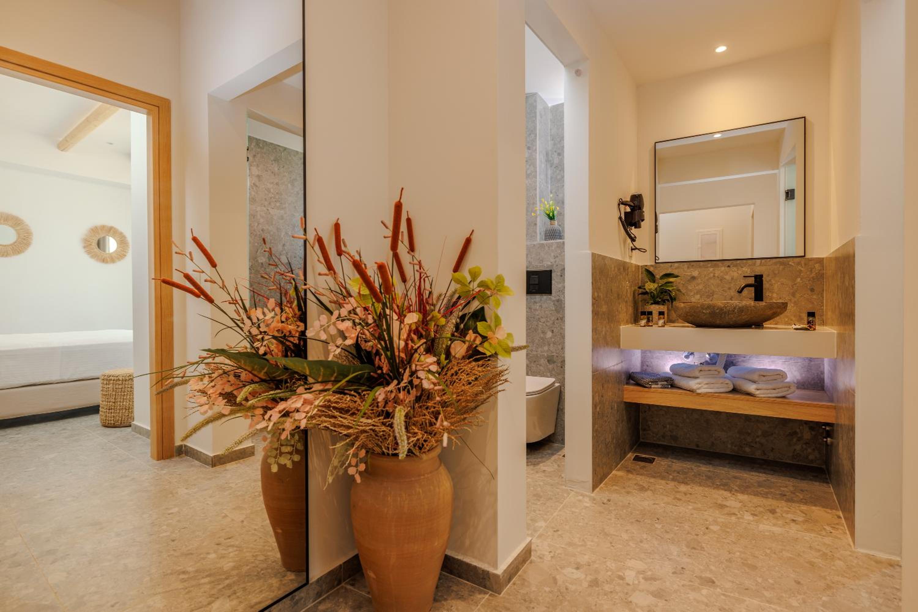 Soho SeaFront Suites photo 4