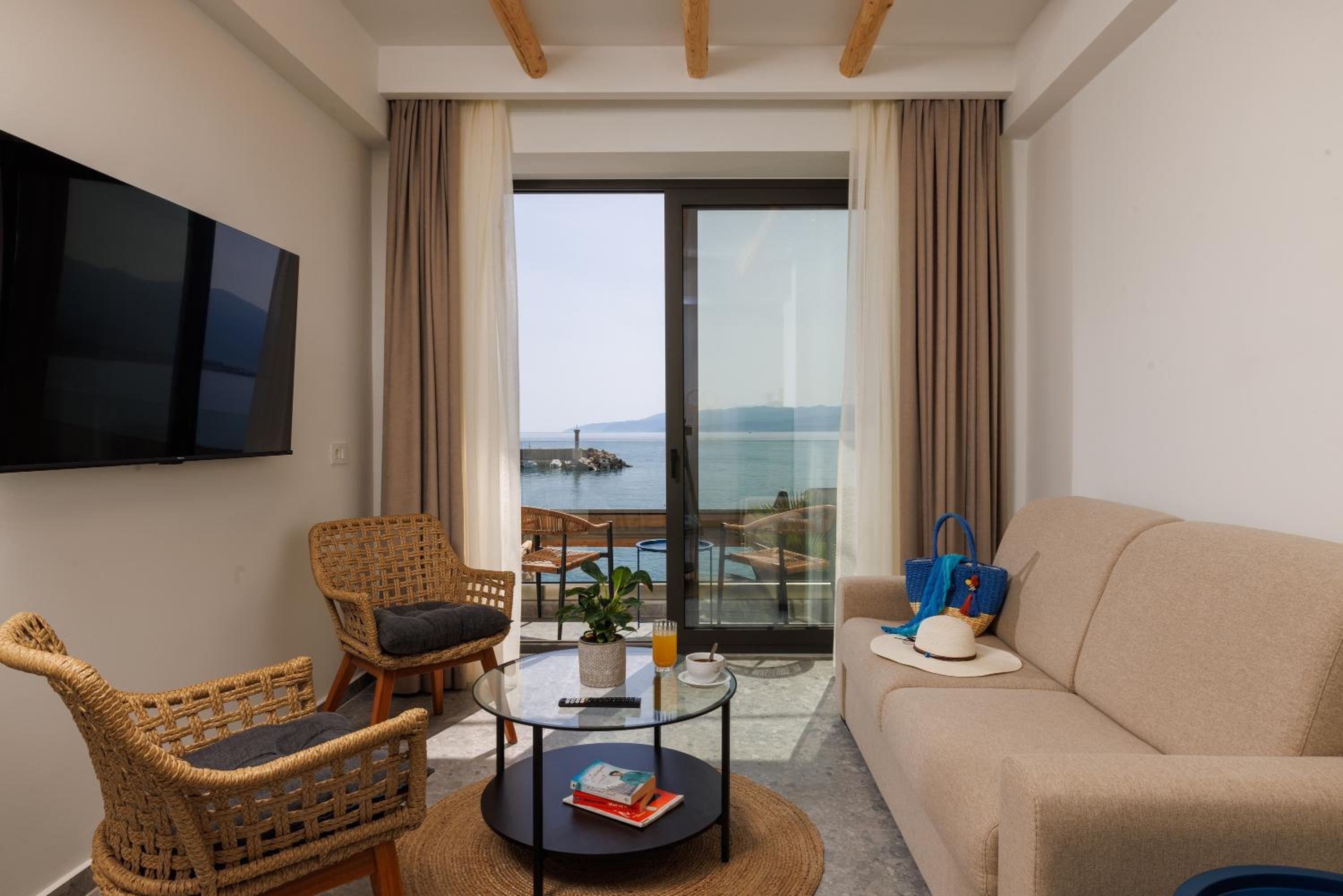 Soho SeaFront Suites photo 3