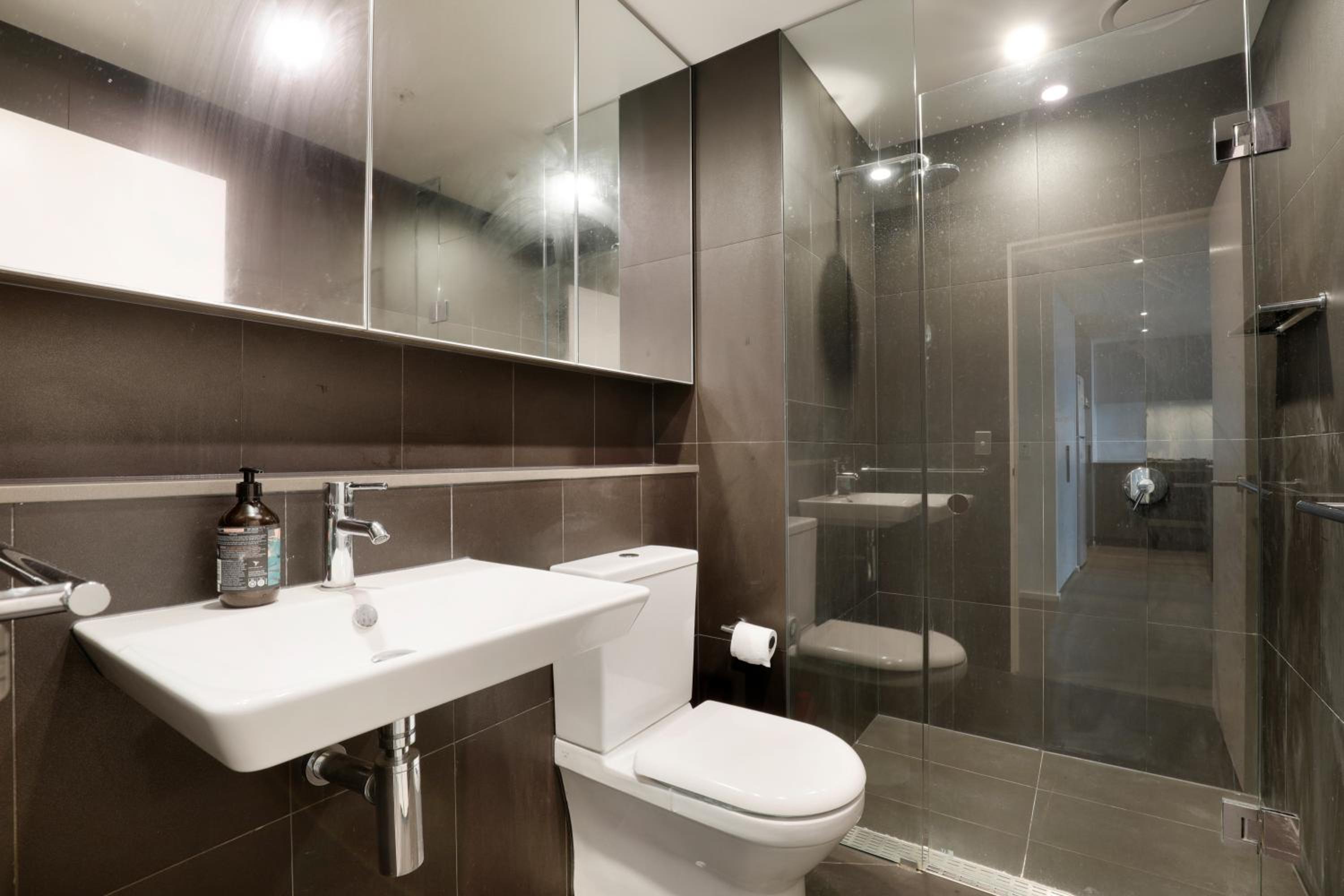 REST COLLECTION Apartments on Collins Docklands