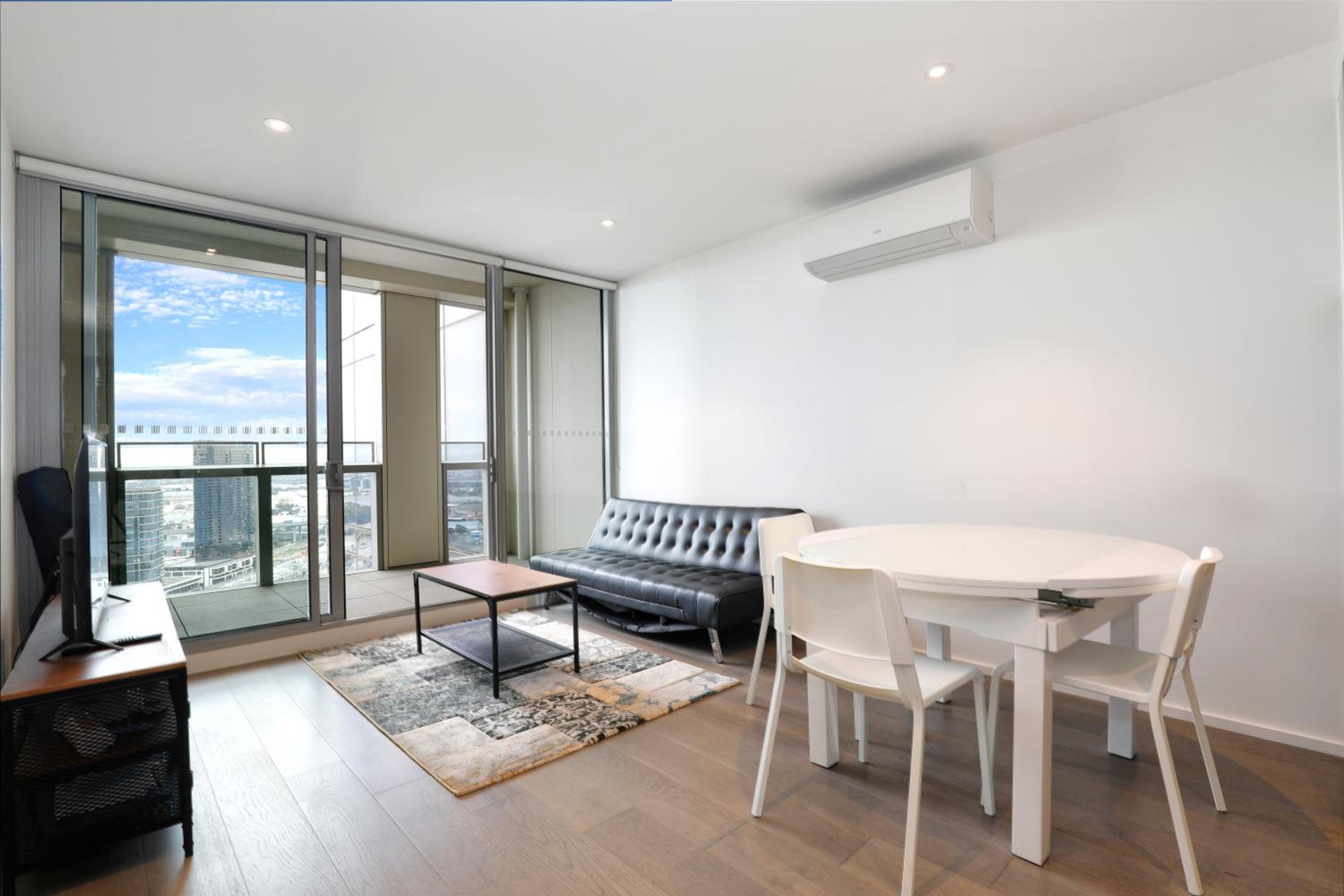 REST COLLECTION Apartments on Collins Docklands