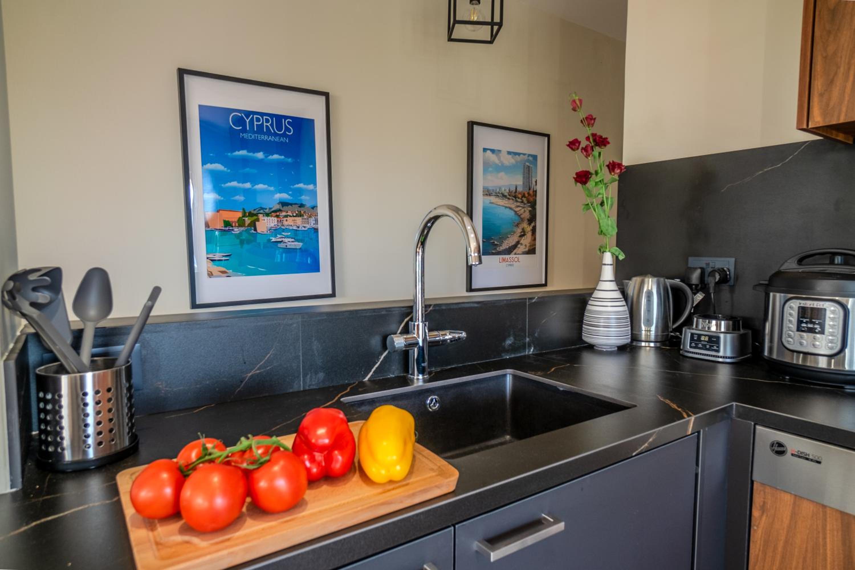 Perfect for families, Beach 3 Min away, Brand New