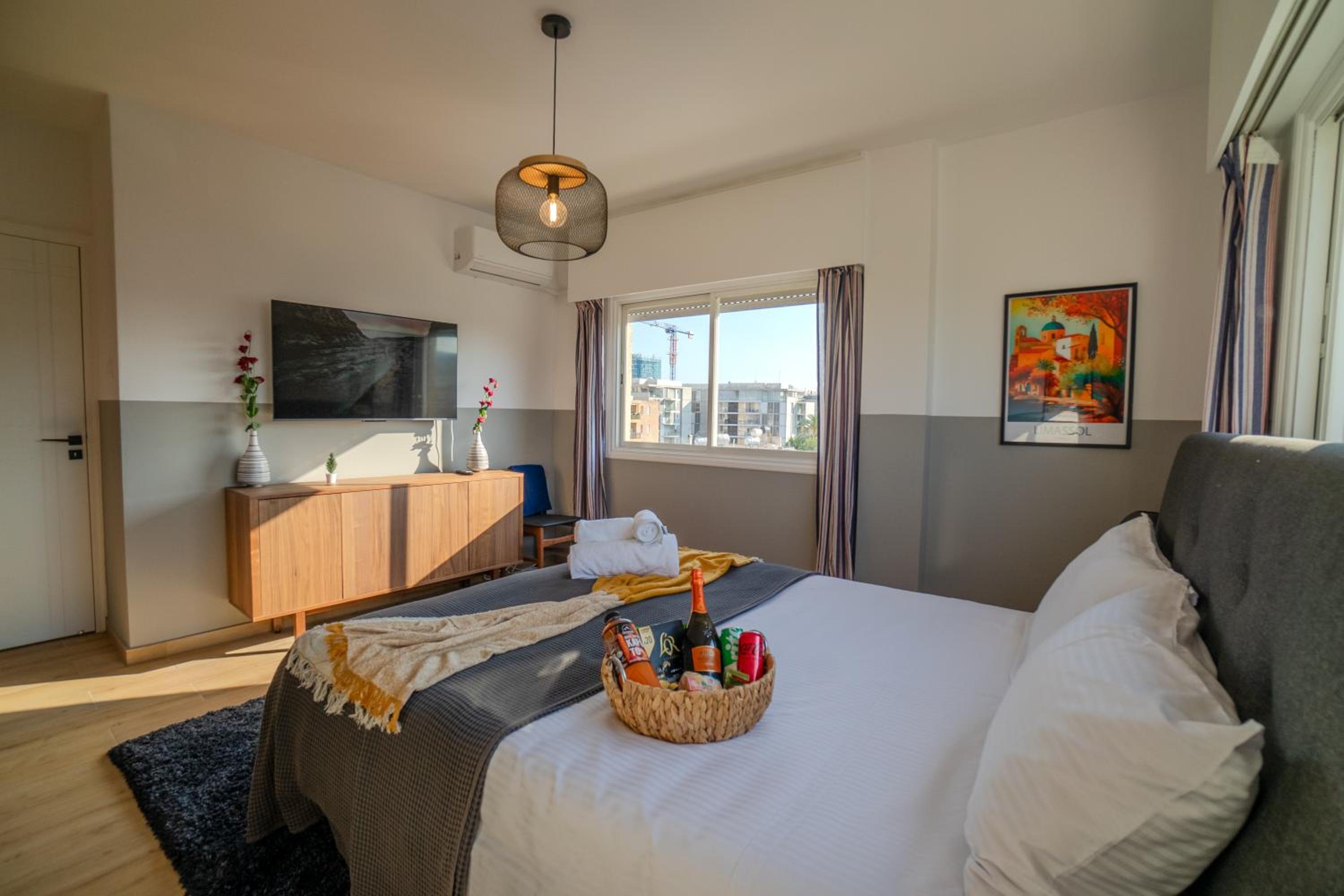 Perfect for families, Beach 3 Min away, Brand New