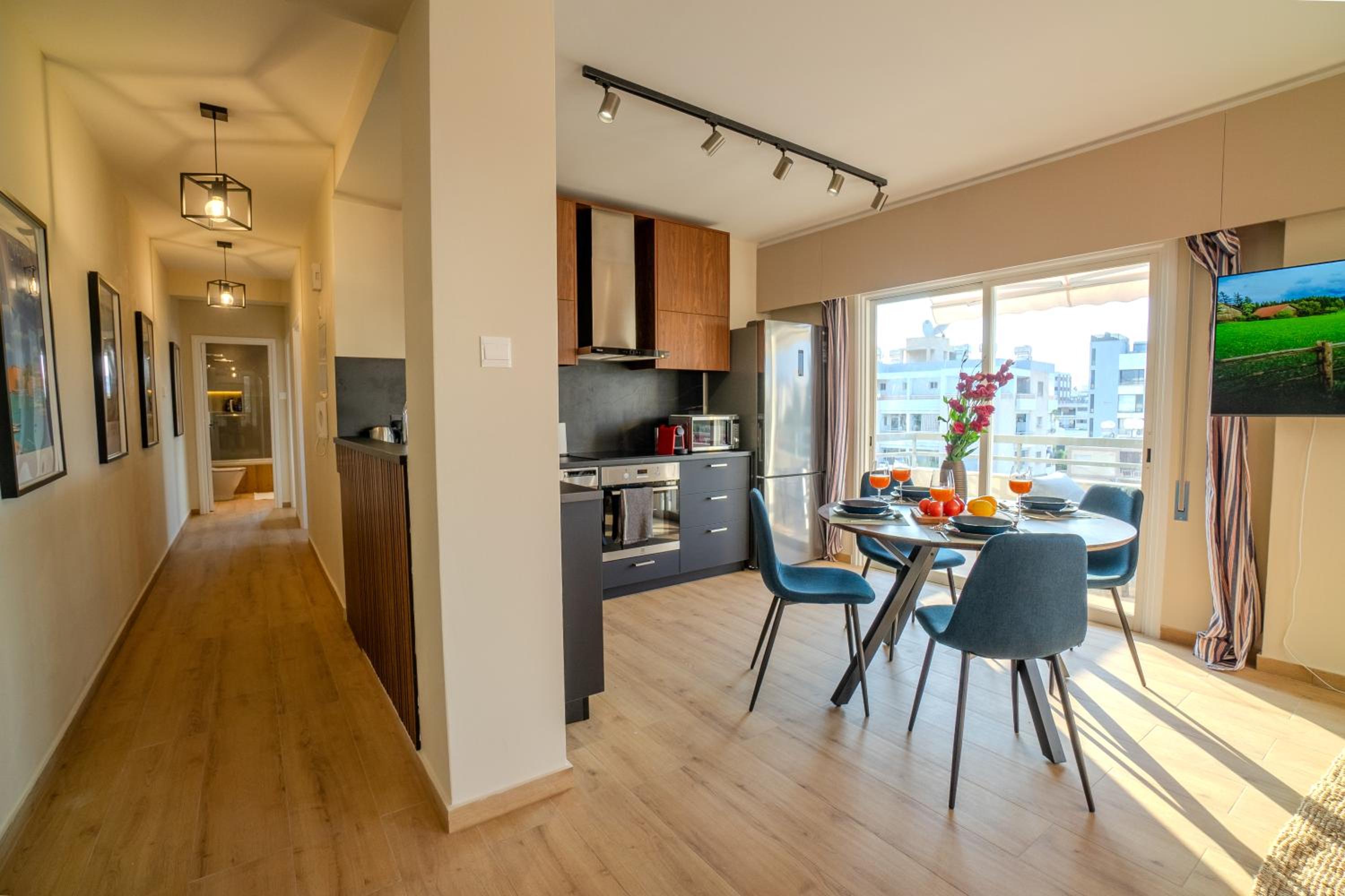 Perfect for families, Beach 3 Min away, Brand New