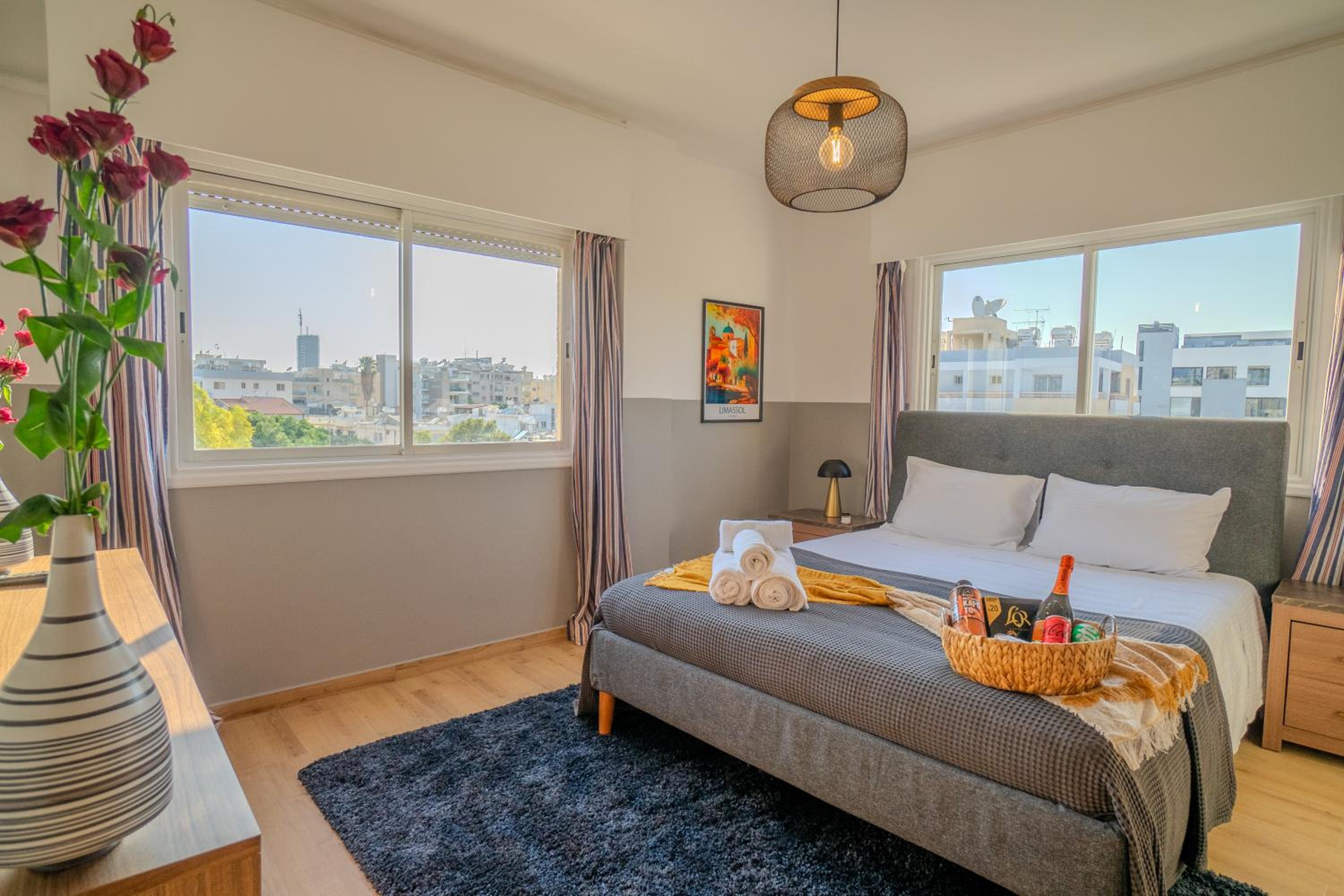Perfect for families, Beach 3 Min away, Brand New