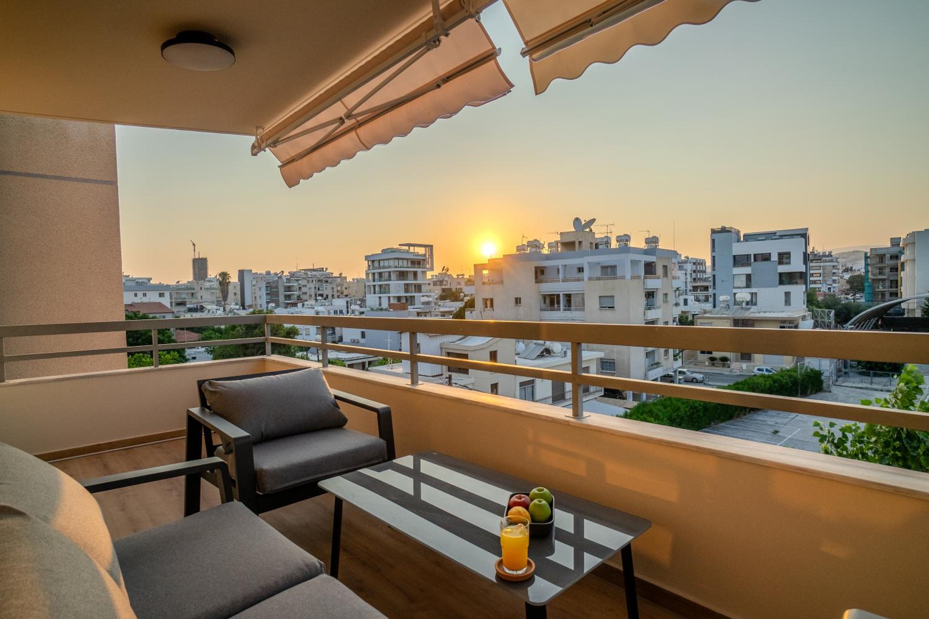 Perfect for families, Beach 3 Min away, Brand New
