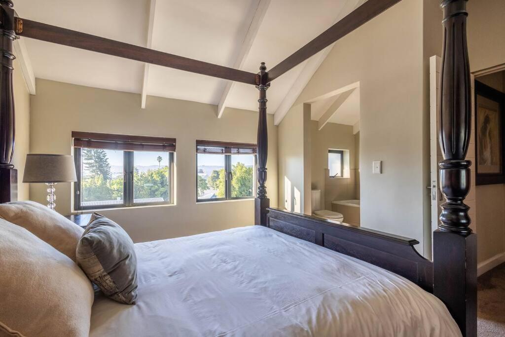 2 x Bedroom Loft apartment! view 2