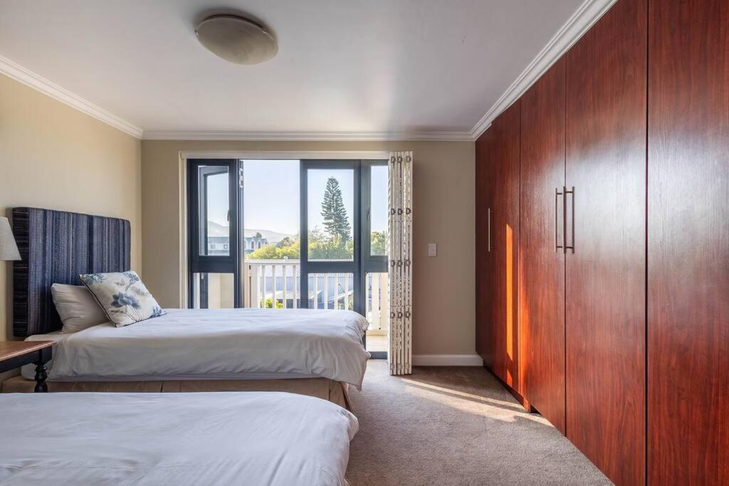 2 x Bedroom Loft apartment! view 4