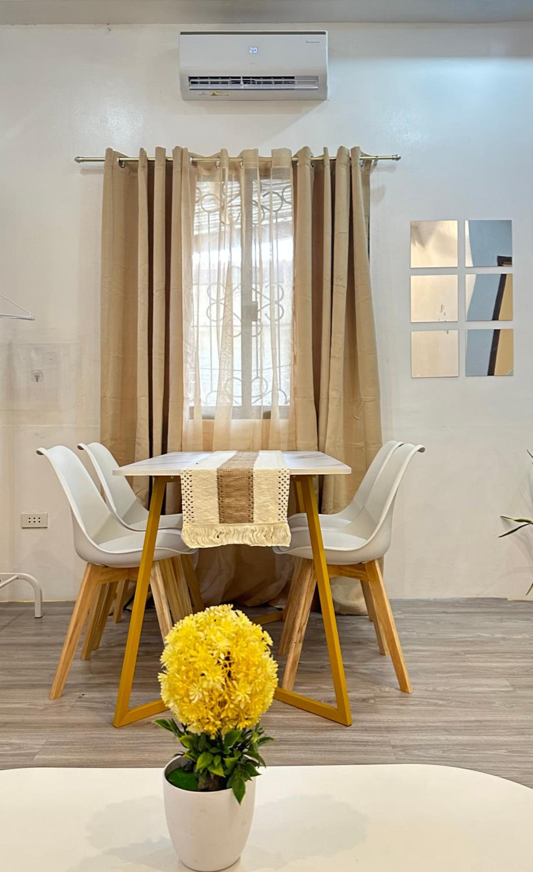 RRJ Bungalow 1Br, 2Aircon 4 minutes walk to the beach view 3