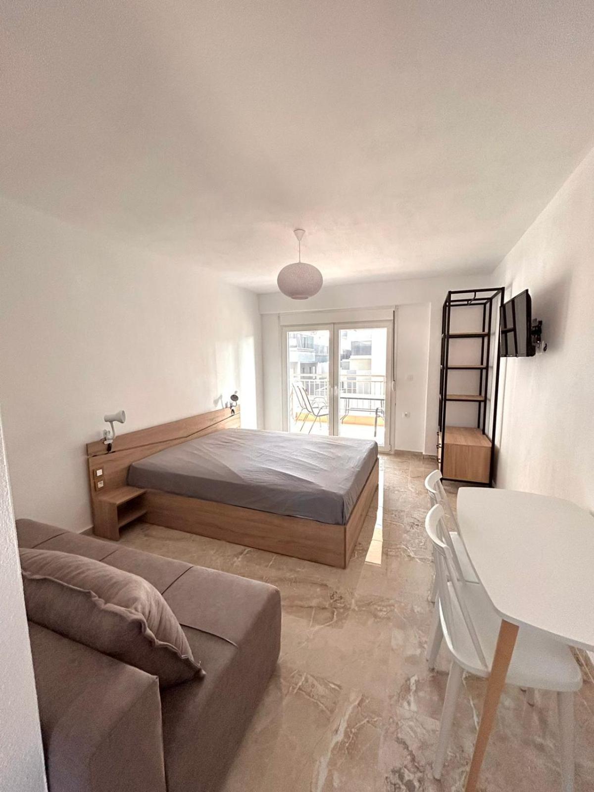 OASIS luxury apartments and rooms nikiti