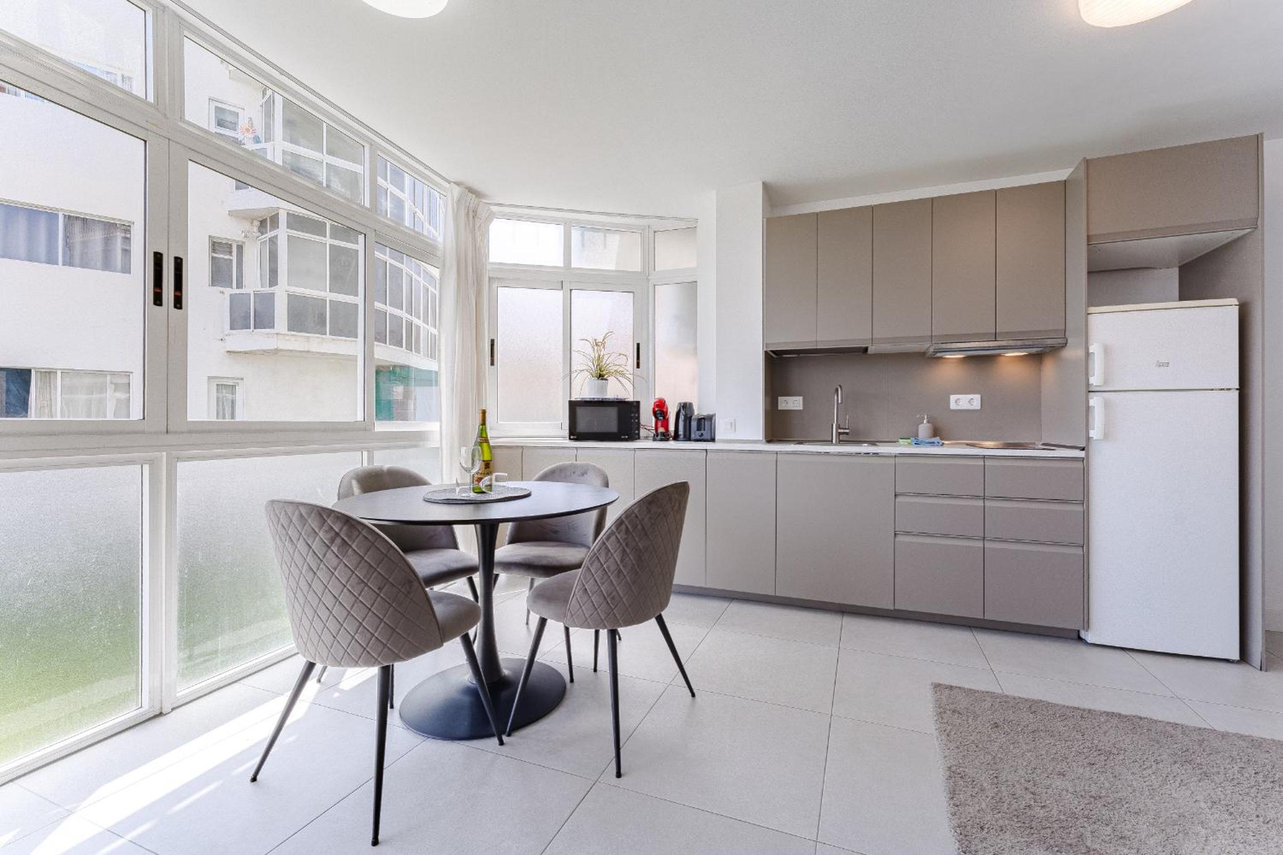 Modern apartments in Las Americas en Playa de las Americas — kitchen