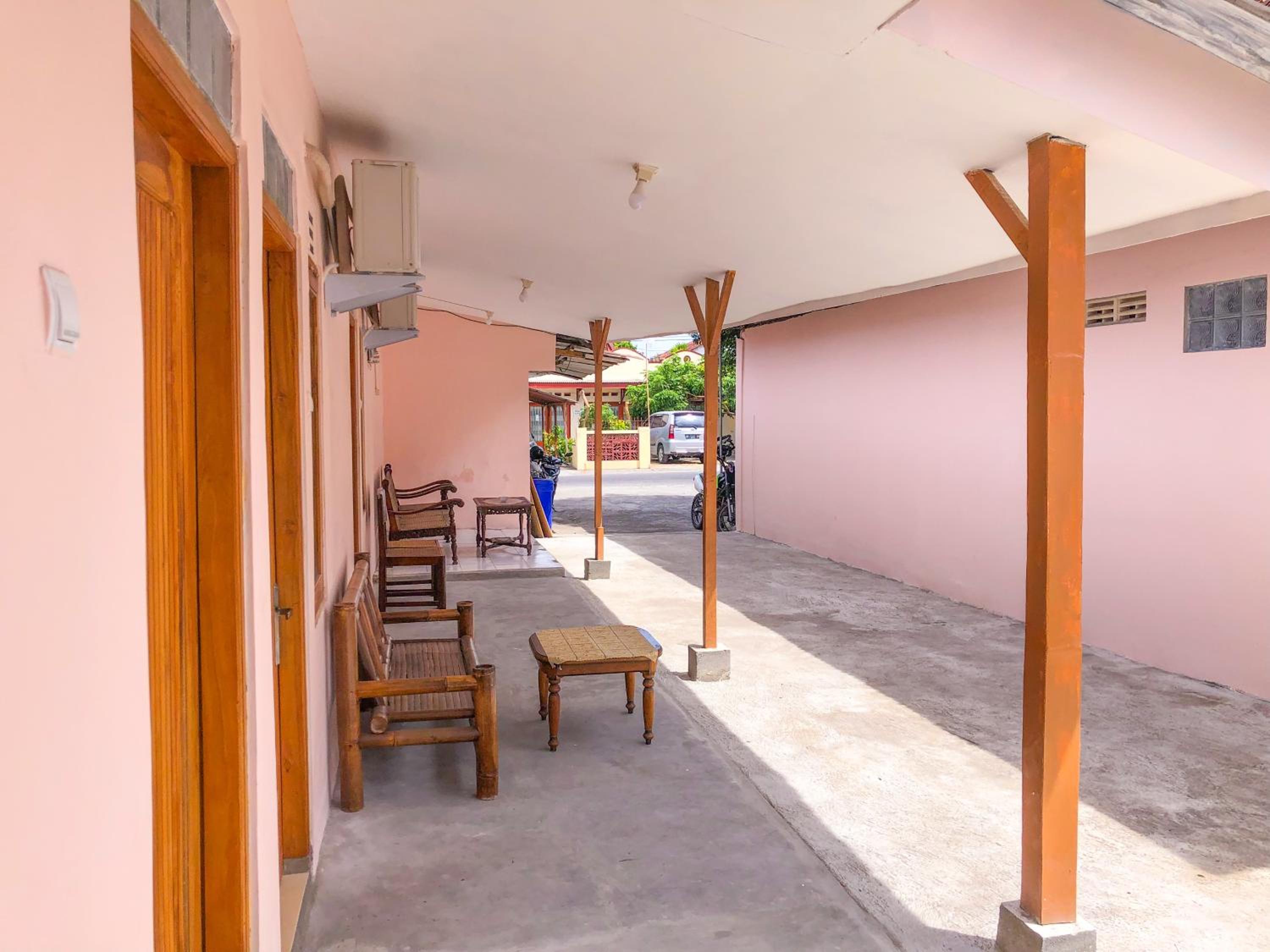 Wahyu Putri House Yogyakarta view 5