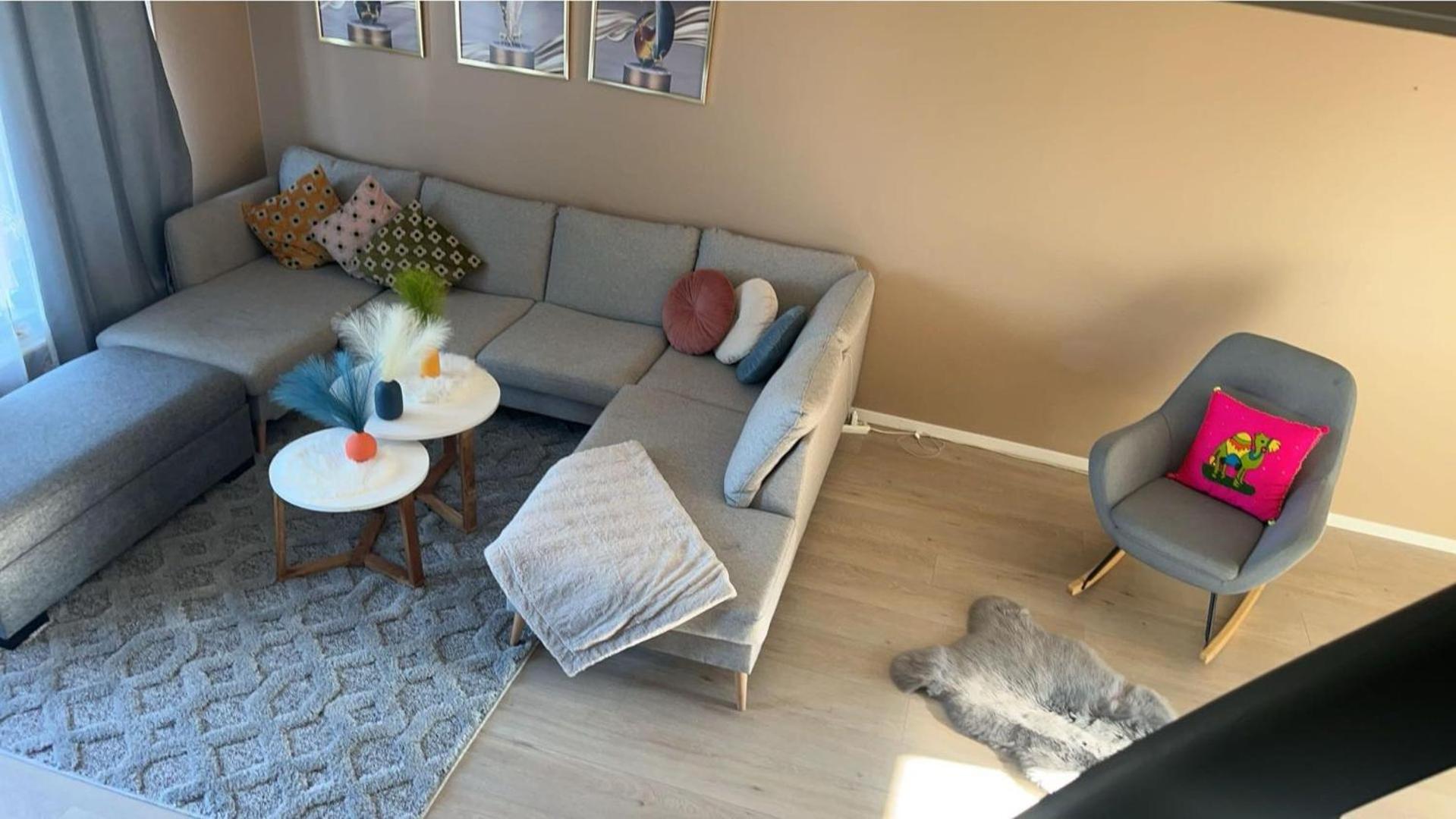3-Bed House Sleeps 8 - Ev Charger - Balcony