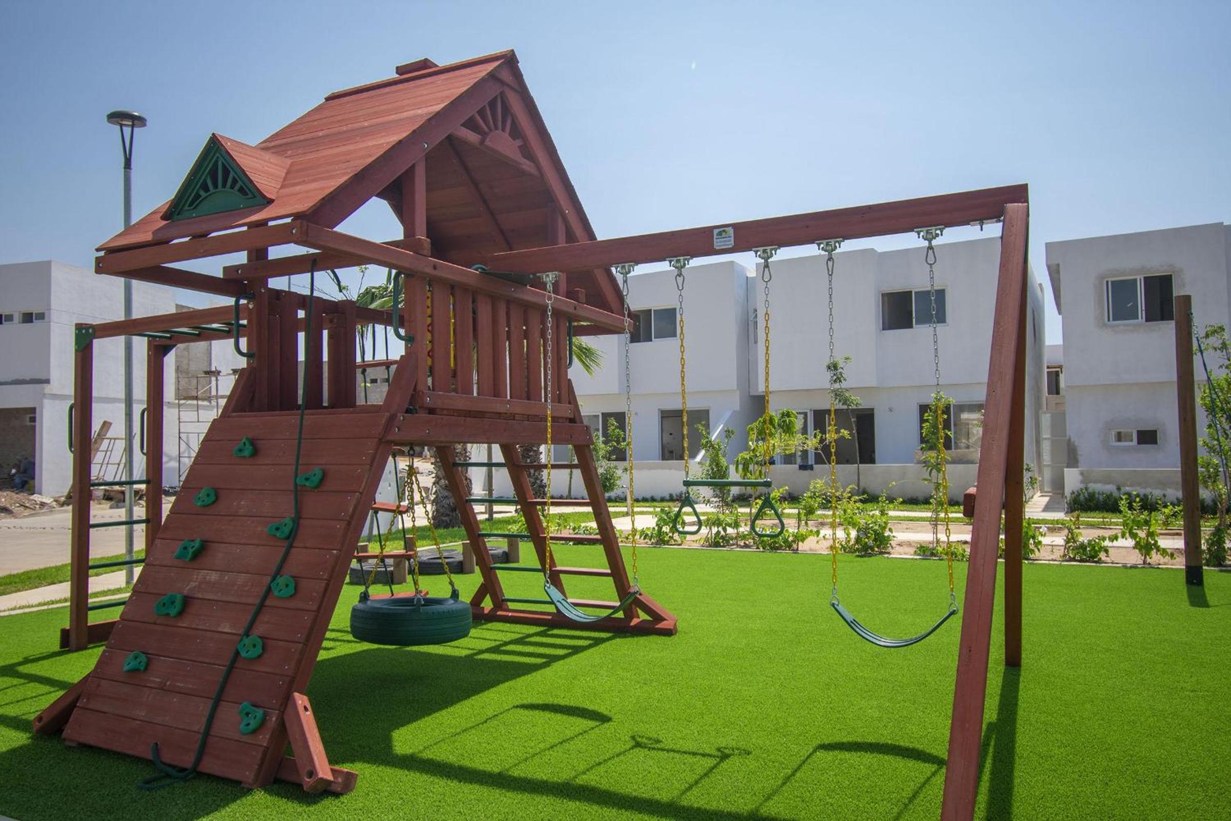 Almarena Residential-Ten Minute Walk To Cerritos Beach