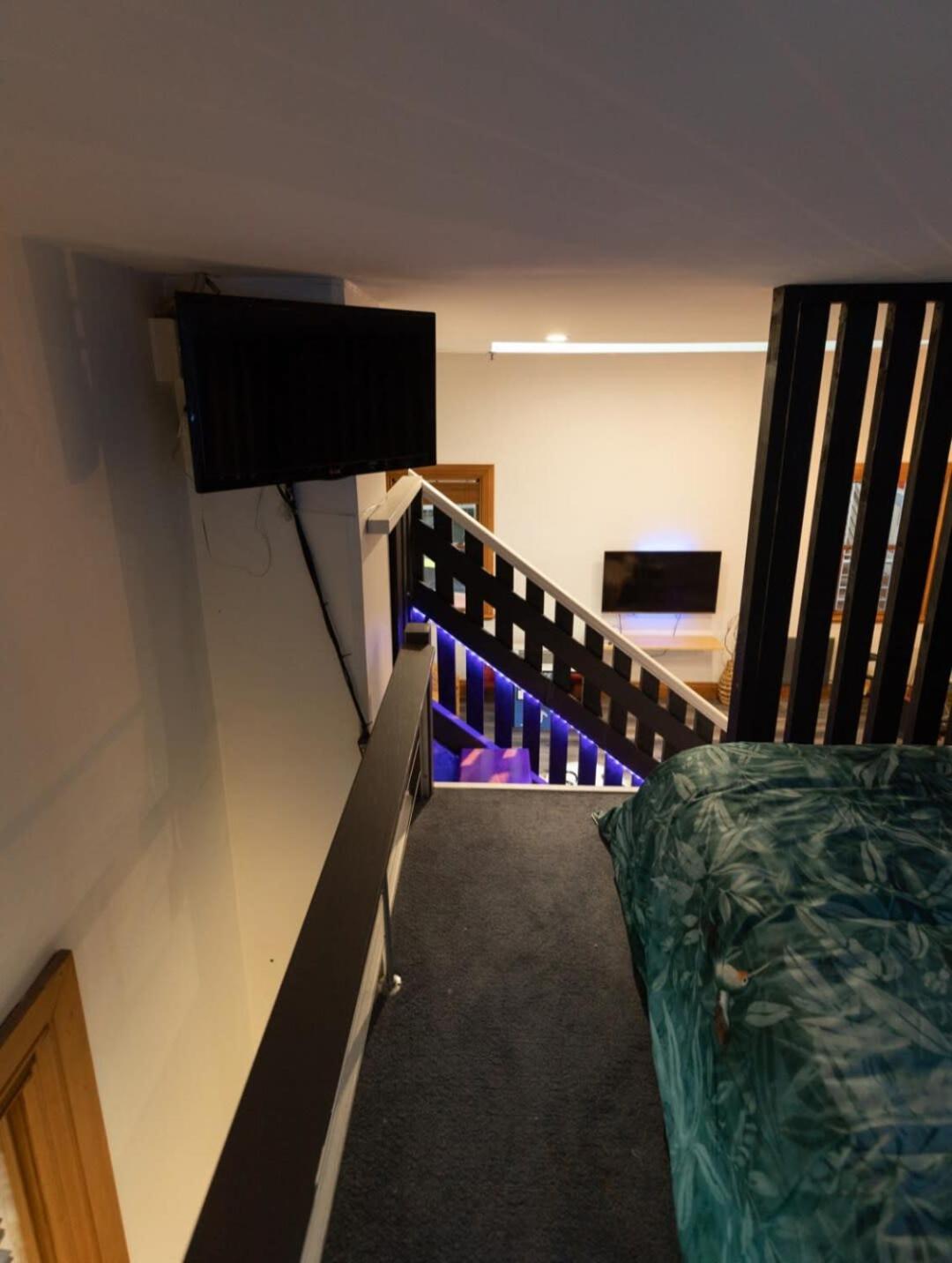Lambton Quay Loft - Sleeps 11 view 5