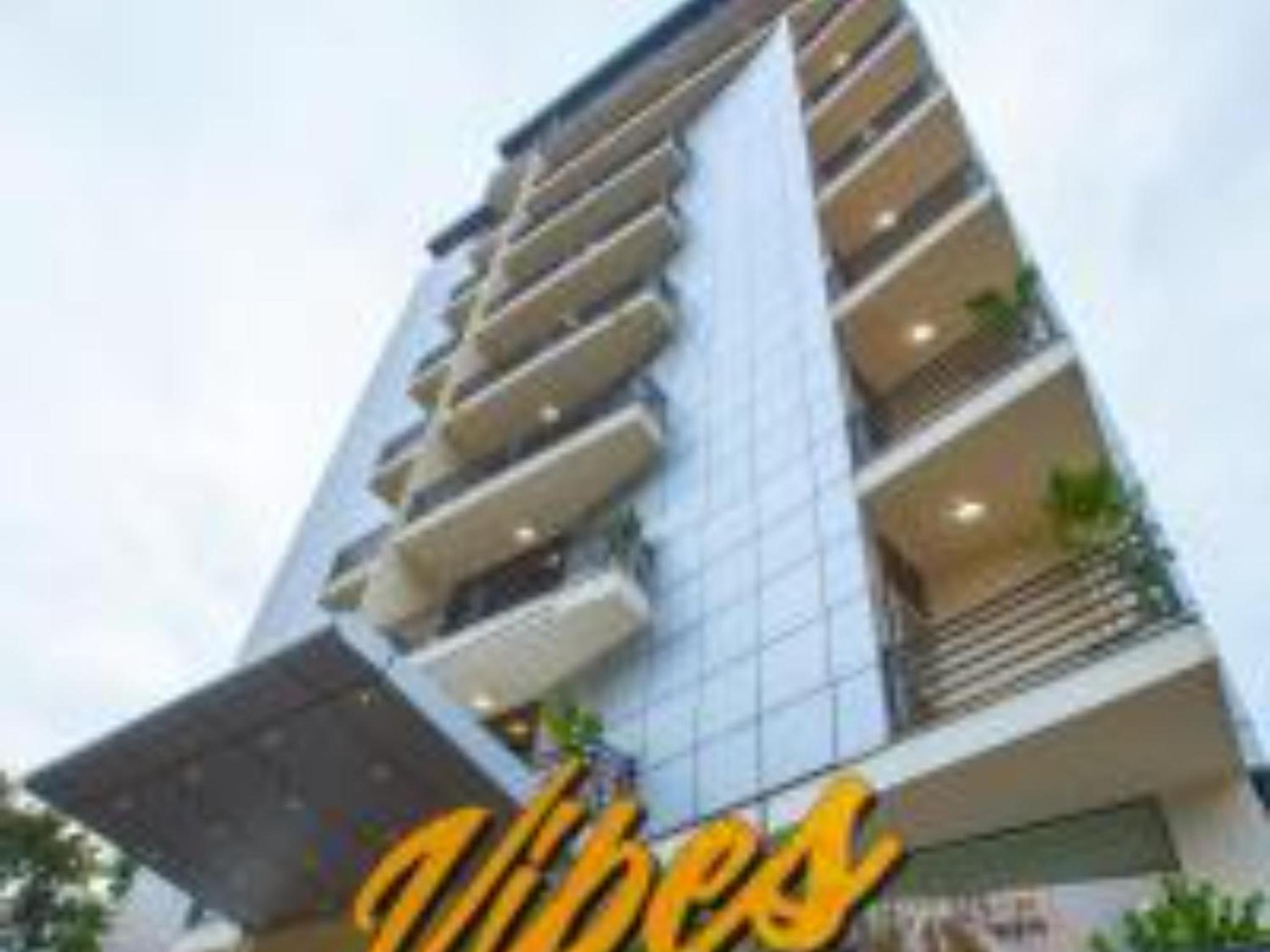 Vibes Hotel and Spa