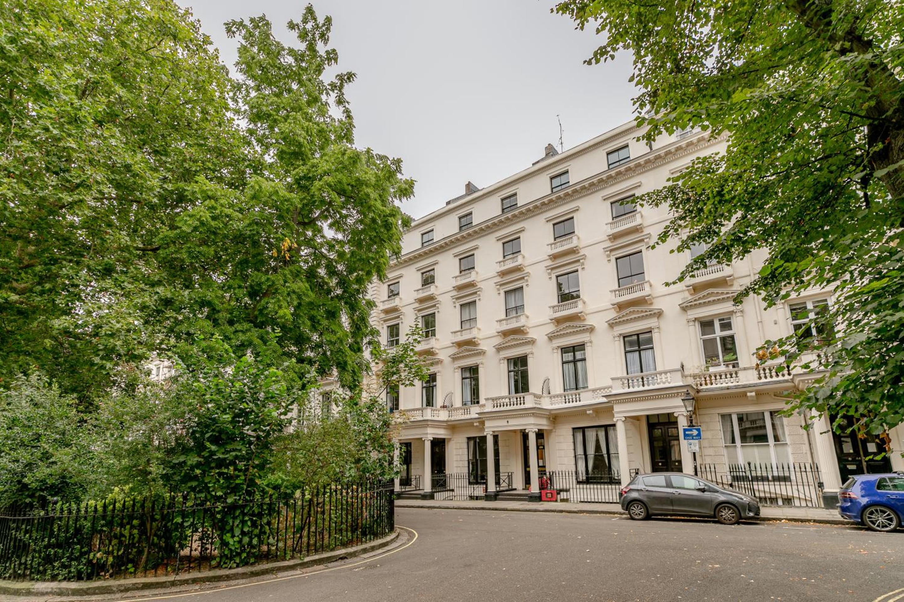 Amazing Two Bedroom Apartment near Paddington Station view 2