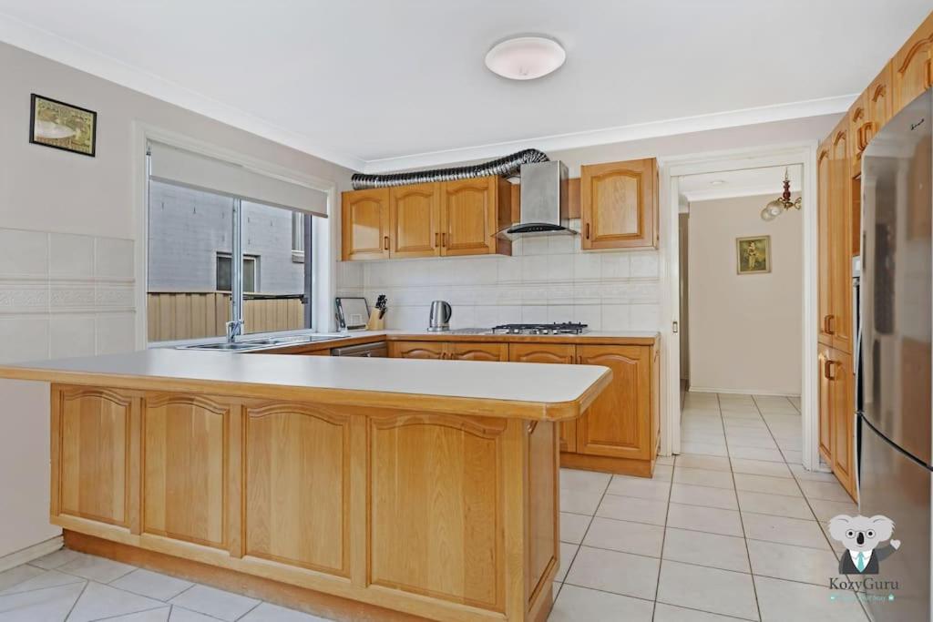 KozyGuru Thornleigh 4 Beds Dream Holiday House