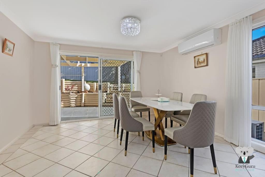 KozyGuru Thornleigh 4 Beds Dream Holiday House