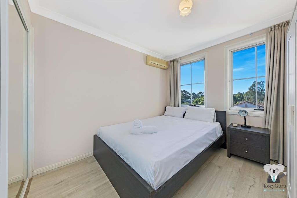KozyGuru Thornleigh 4 Beds Dream Holiday House