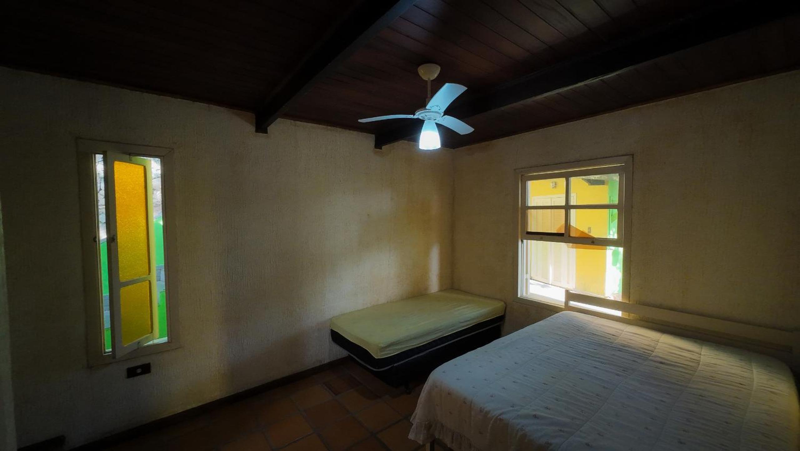 Casa com Piscina, Jardim e Vista Incrível para o mar