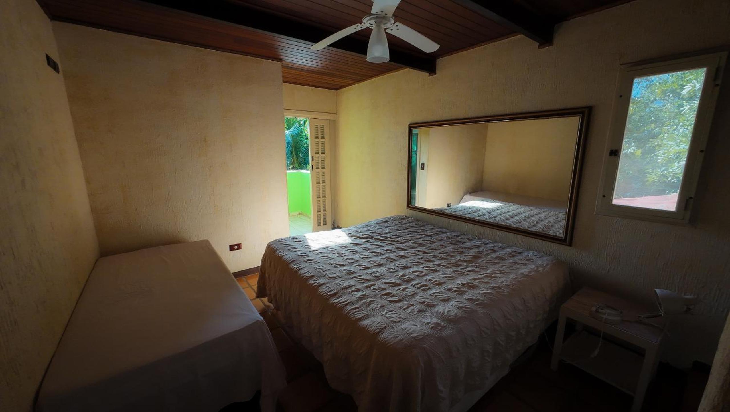 Casa com Piscina, Jardim e Vista Incrível para o mar