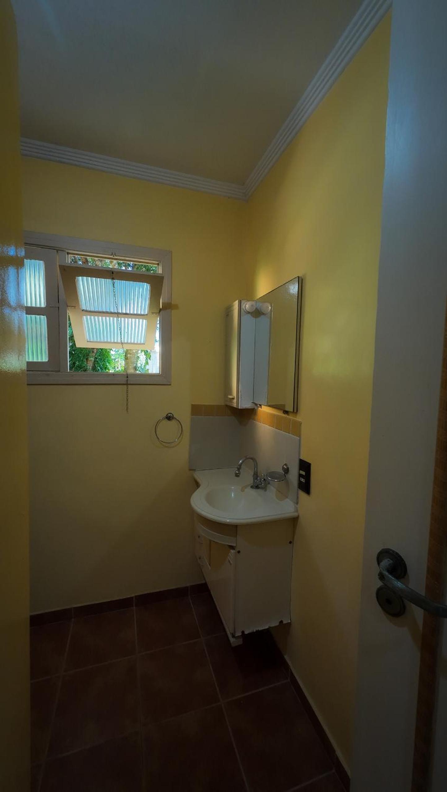 Casa com Piscina, Jardim e Vista Incrível para o mar