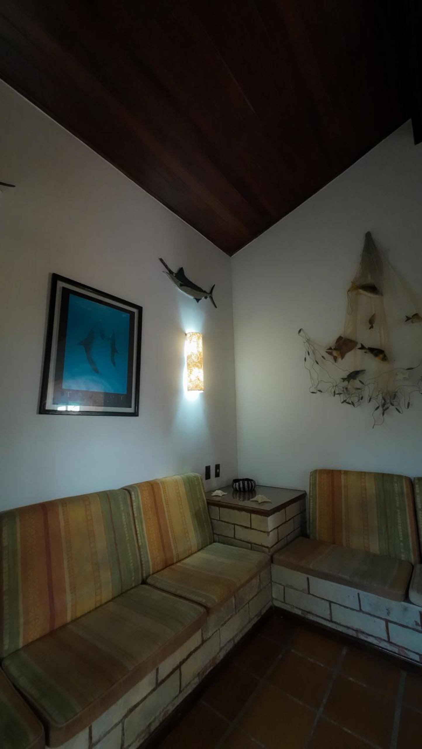 Casa com Piscina, Jardim e Vista Incrível para o mar