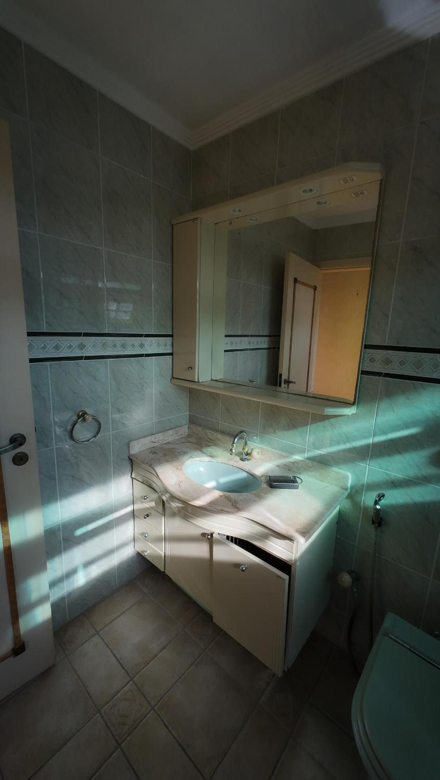 Casa com Piscina, Jardim e Vista Incrível para o mar