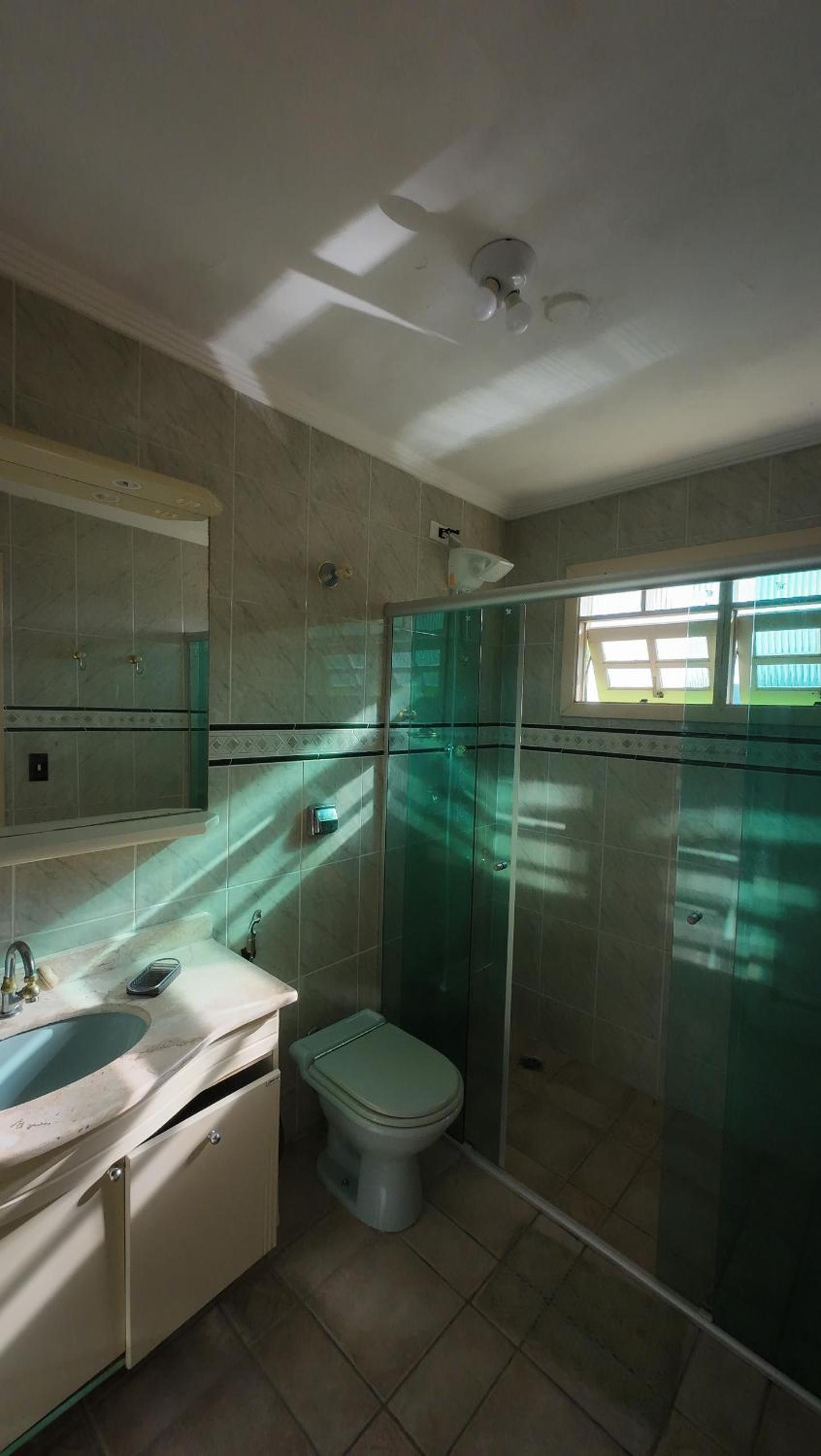 Casa com Piscina, Jardim e Vista Incrível para o mar