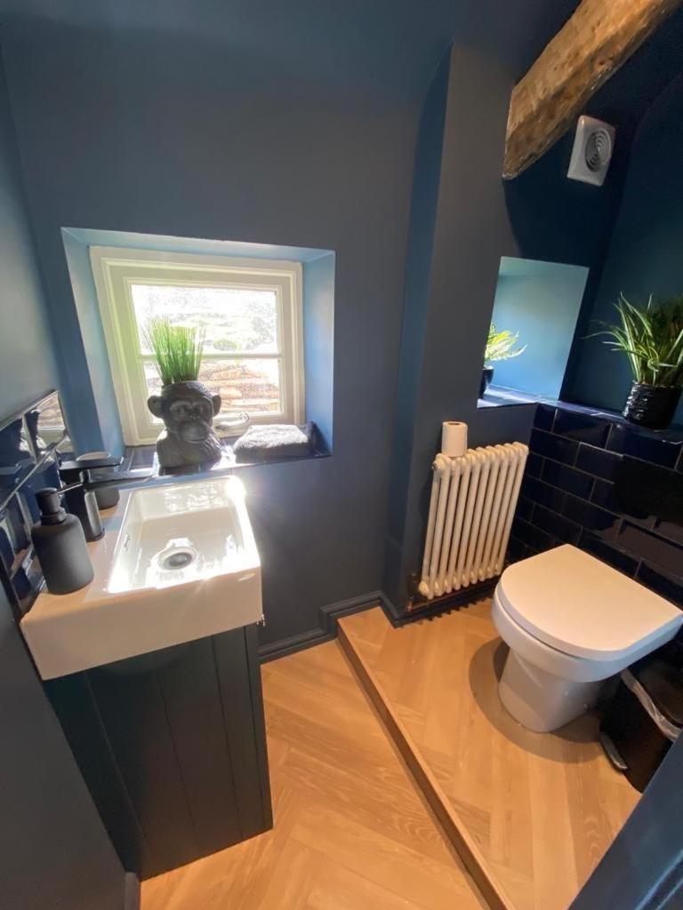 Rosedale a charming 3 bedroom detached cottage with parking