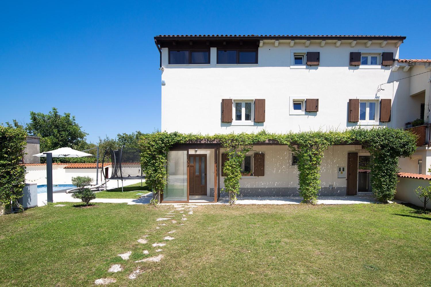 Villa Roža