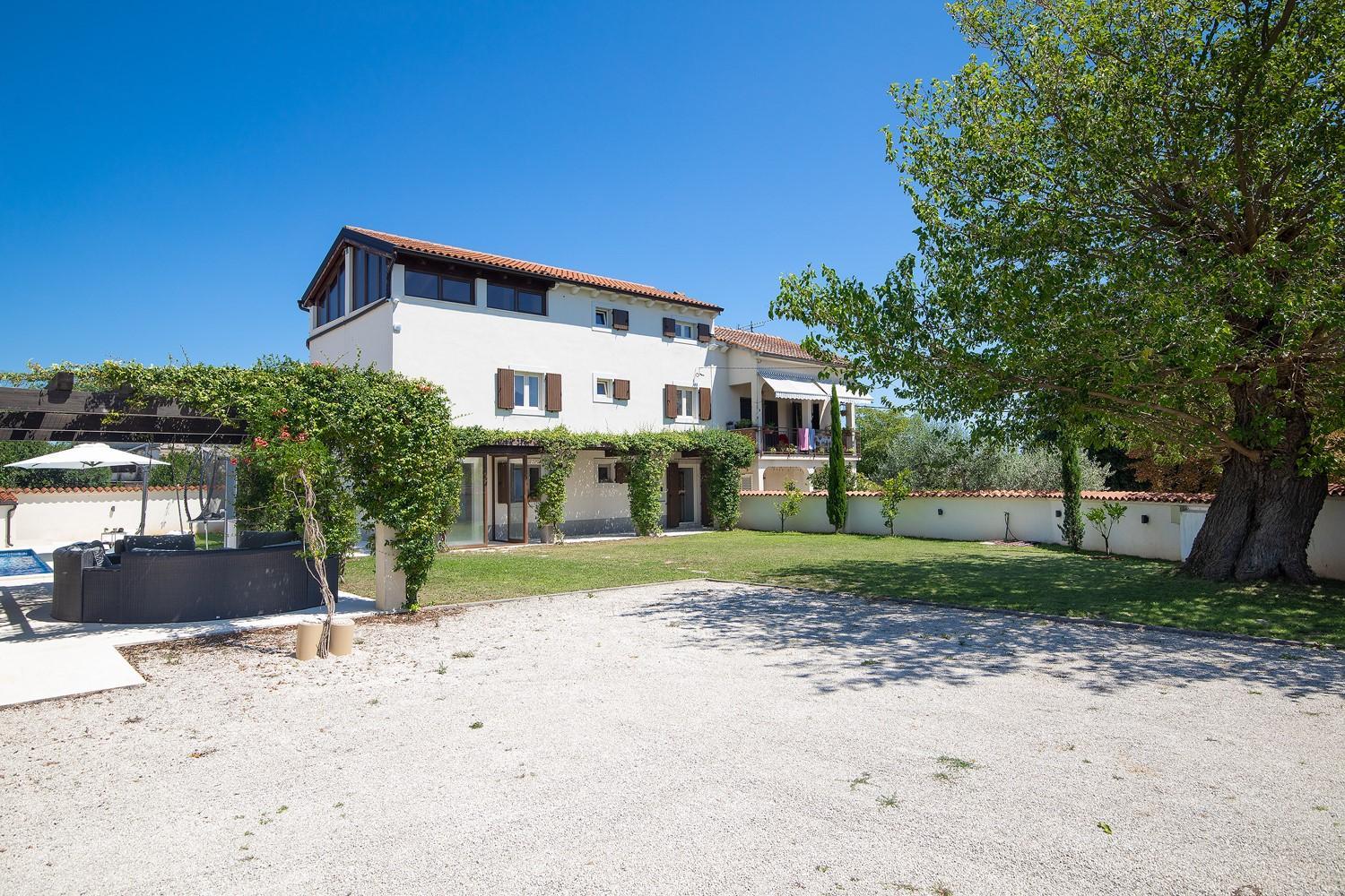 Villa Roža