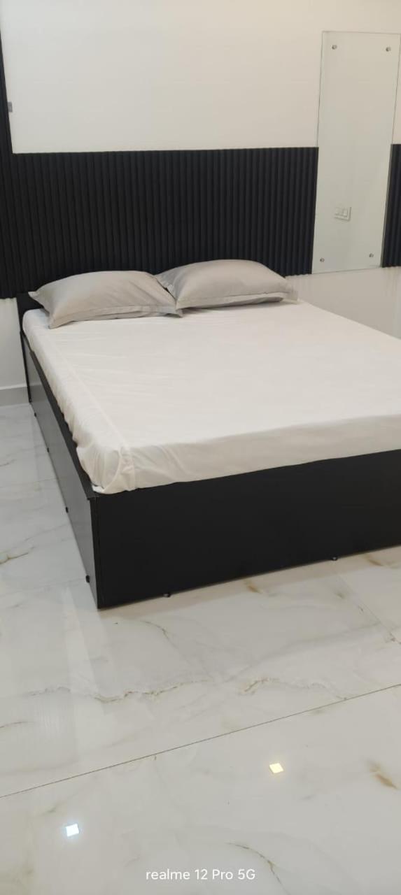 Easy Stays Yelagiri - Stone White Villa view 4