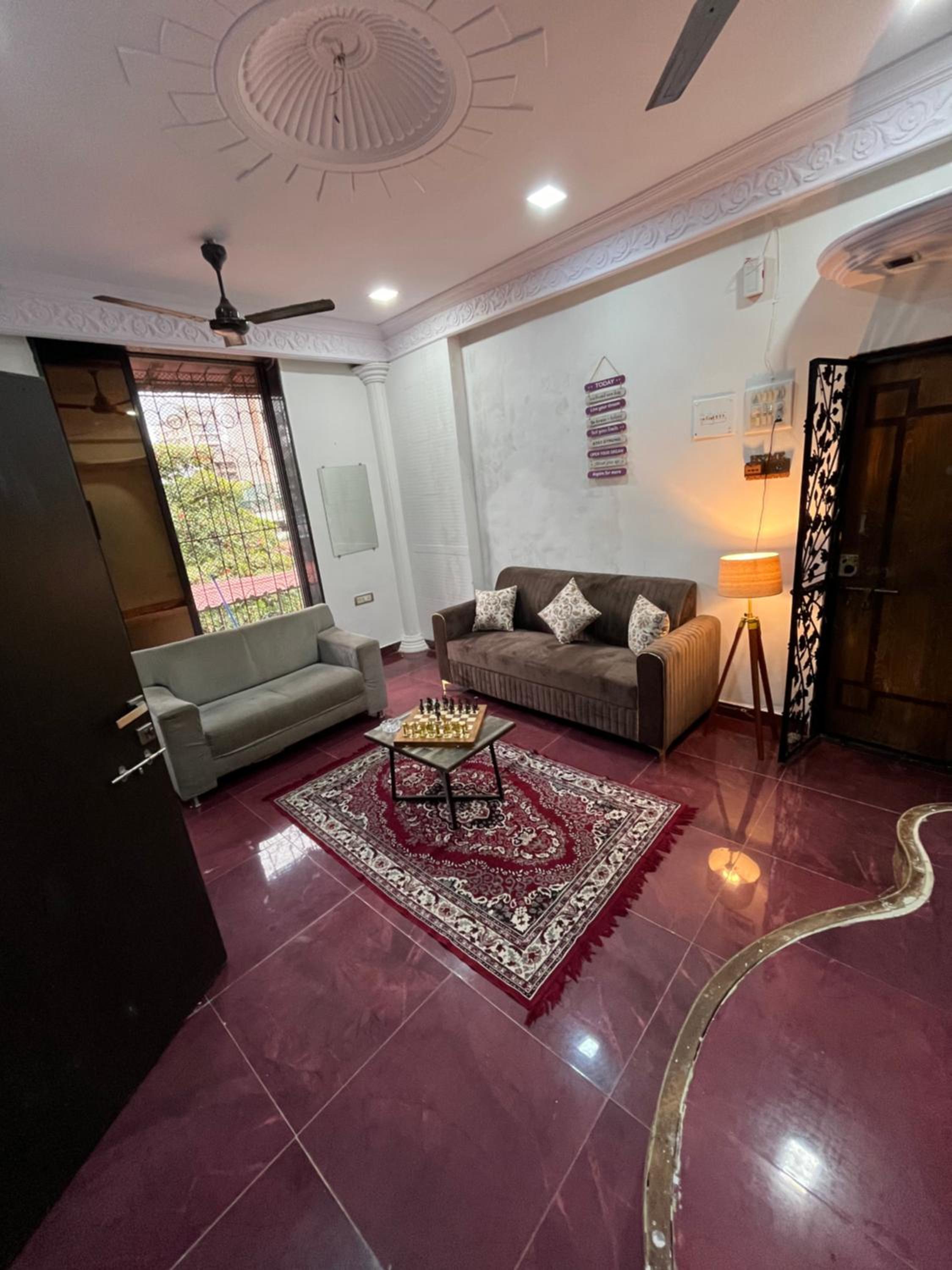 Budget friendly 2bhk flat at Pali Hill bandra — Mumbai